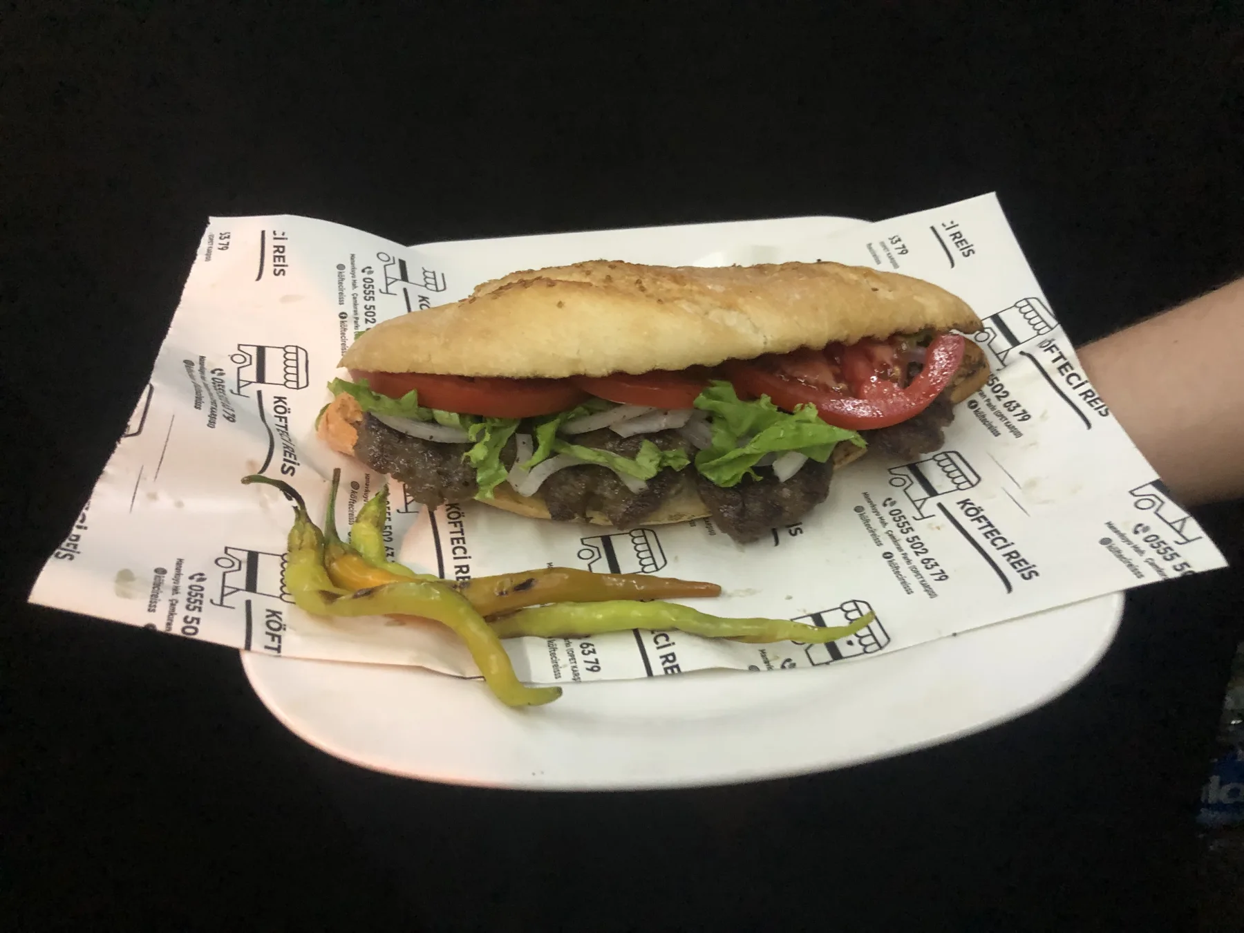 YARIM EKMEK KÖFTE